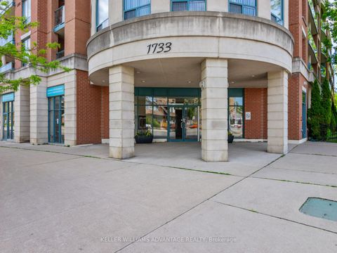 Photo 2 at 424 - 1733 Queen Street E, The Beaches, Toronto