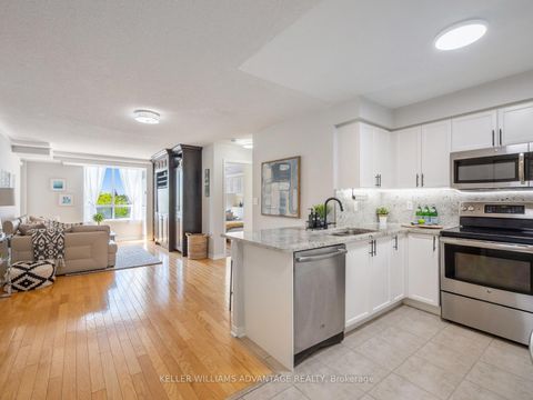 Photo 3 at 424 - 1733 Queen Street E, The Beaches, Toronto