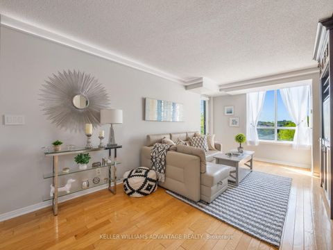 Photo 14 at 424 - 1733 Queen Street E, The Beaches, Toronto