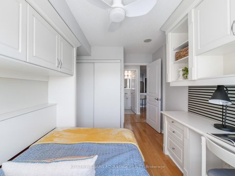 Photo 24 at 424 - 1733 Queen Street E, The Beaches, Toronto