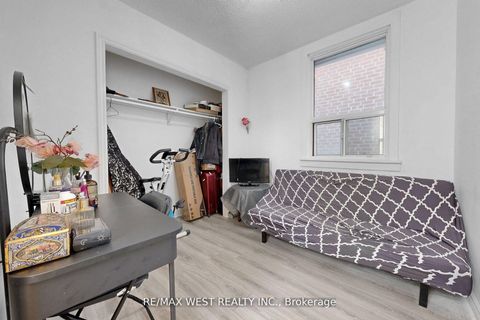 Photo 5 at 538 McRoberts Avenue, Fairbank, Toronto