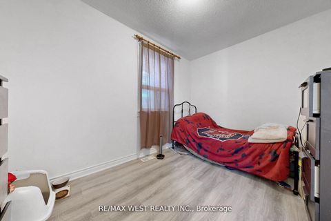 Photo 7 at 538 McRoberts Avenue, Fairbank, Toronto