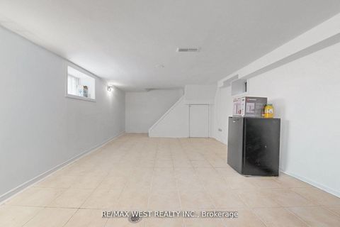 Photo 18 at 538 McRoberts Avenue, Fairbank, Toronto