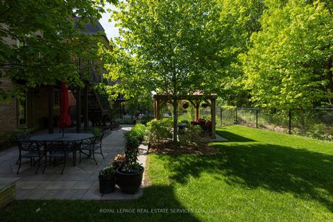 Photo 1 at 68 Annsleywood Court, Kleinburg, Vaughan