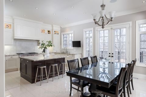 Photo 3 at 68 Annsleywood Court, Kleinburg, Vaughan