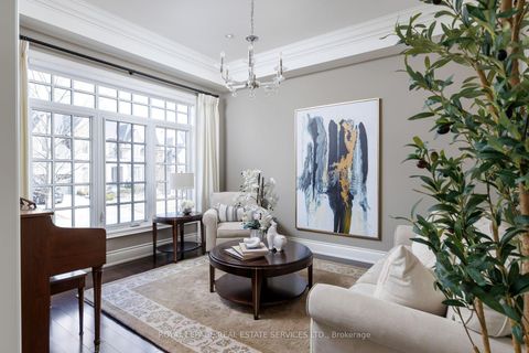 Photo 5 at 68 Annsleywood Court, Kleinburg, Vaughan
