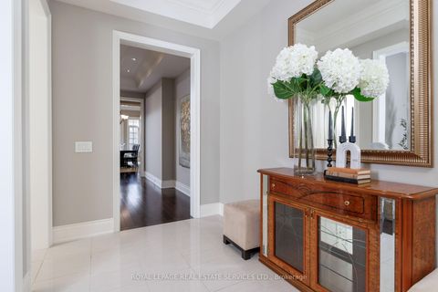 Photo 8 at 68 Annsleywood Court, Kleinburg, Vaughan