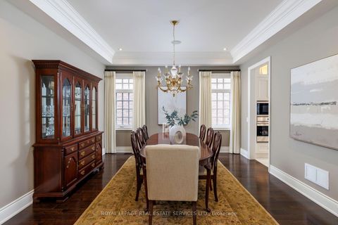 Photo 9 at 68 Annsleywood Court, Kleinburg, Vaughan