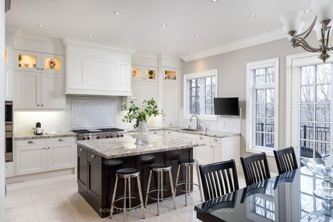 Photo 10 at 68 Annsleywood Court, Kleinburg, Vaughan