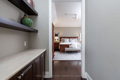 Photo 18 at 68 Annsleywood Court, Kleinburg, Vaughan