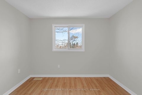 Photo 6 at 24 Geddes Crescent, Northwest, Barrie
