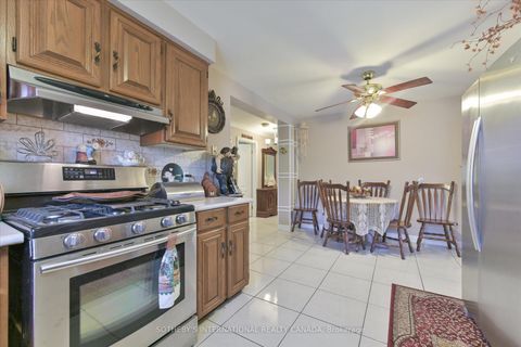 Photo 15 at 502 Queens Drive, Rustic, Toronto