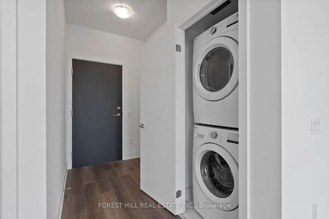 Photo 26 at 906 - 250 Lawrence Avenue W, Lawrence Park North, Toronto