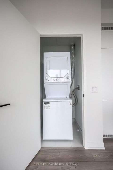 Photo 19 at 1608 - 285 Dufferin Street, South Parkdale, Toronto