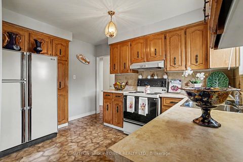 Photo 7 at 11 Kinnie Court, Black Creek, Toronto