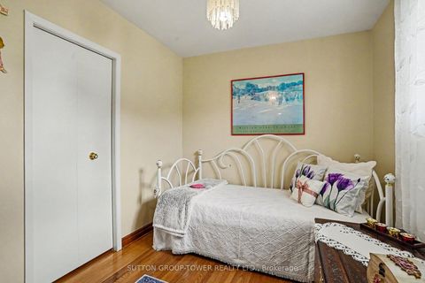 Photo 9 at 11 Kinnie Court, Black Creek, Toronto