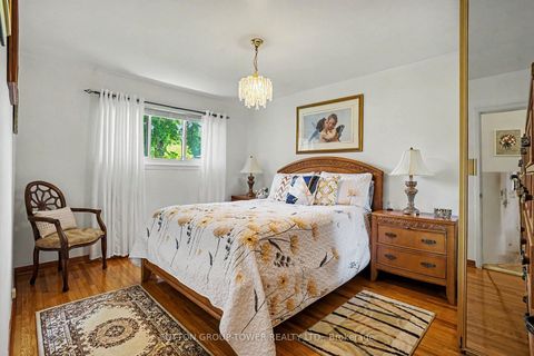 Photo 10 at 11 Kinnie Court, Black Creek, Toronto