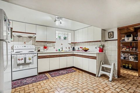 Photo 21 at 11 Kinnie Court, Black Creek, Toronto