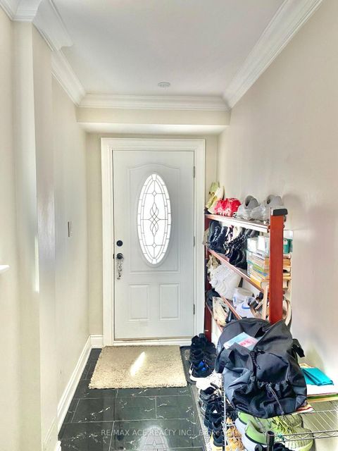Photo 3 at 10 Parkdene Court, L'Amoreaux, Toronto