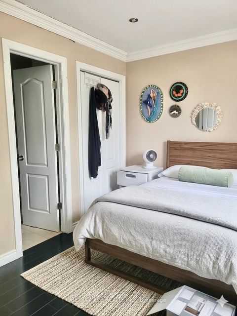 Photo 12 at 10 Parkdene Court, L'Amoreaux, Toronto