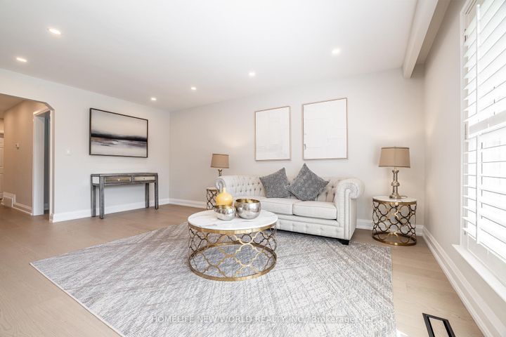 Photo 3 at 192 Combe Avenue, Bathurst Manor, Toronto