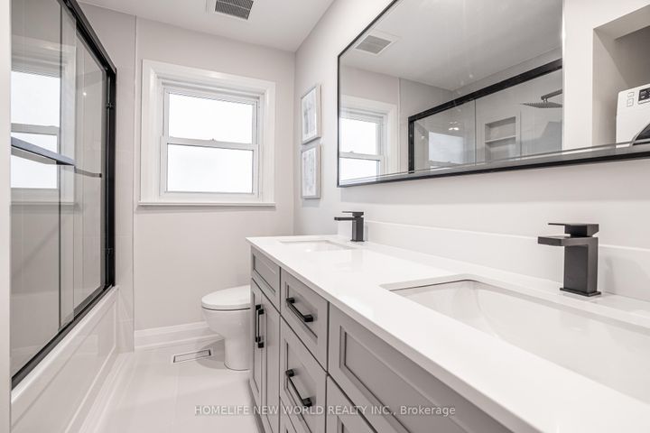 Photo 14 at 192 Combe Avenue, Bathurst Manor, Toronto