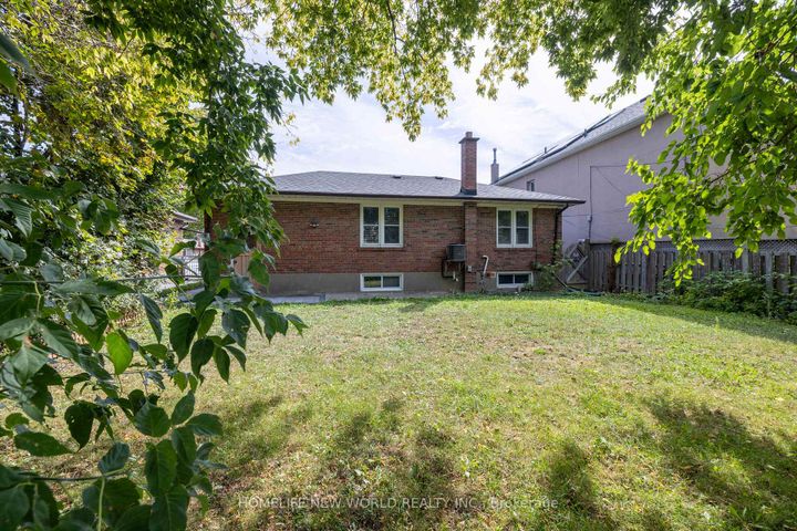 Photo 23 at 192 Combe Avenue, Bathurst Manor, Toronto