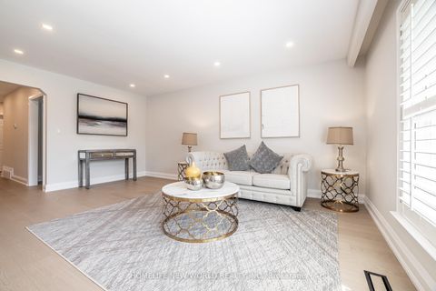 Photo 3 at 192 Combe Avenue, Bathurst Manor, Toronto