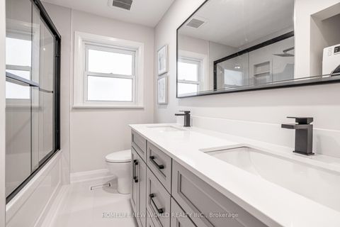 Photo 14 at 192 Combe Avenue, Bathurst Manor, Toronto