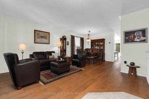 Photo 3 at 303 Coxmill Road, Bayshore, Barrie