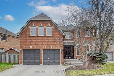 Photo 3 at 8 Mooreland Court, Markham Village, Markham