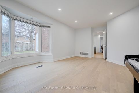 Photo 19 at 8 Mooreland Court, Markham Village, Markham