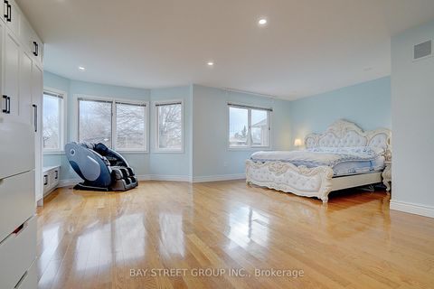 Photo 23 at 8 Mooreland Court, Markham Village, Markham