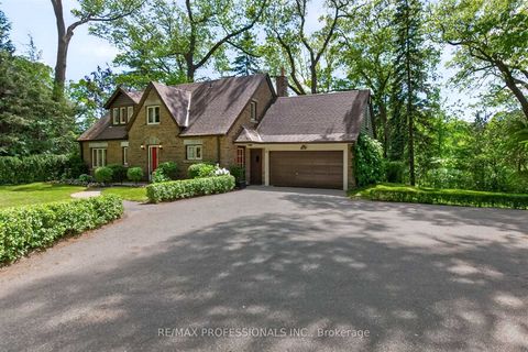Photo 3 at 14 North Drive, Humber Valley, Toronto