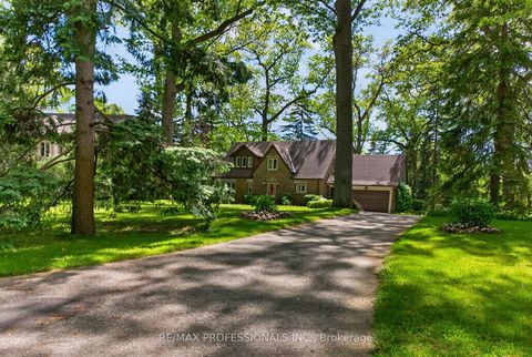 Photo 4 at 14 North Drive, Humber Valley, Toronto