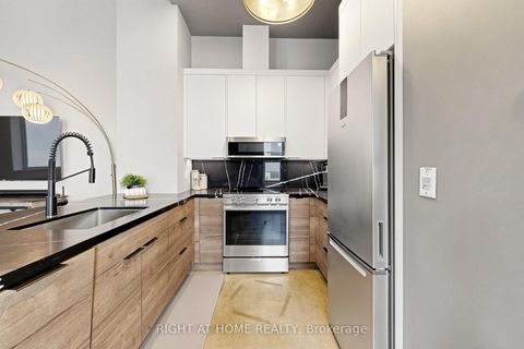 Photo 10 at 305 - 135 Dalhousie Street, Yonge Corridor, Toronto