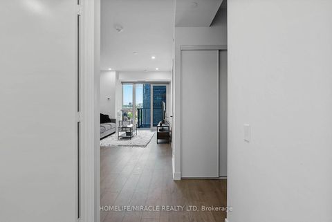 Photo 10 at 1322 - 108 Peter Street, Waterfront Communities C1, Toronto