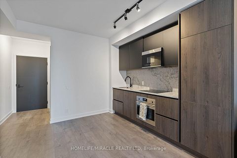 Photo 15 at 1322 - 108 Peter Street, Waterfront Communities C1, Toronto