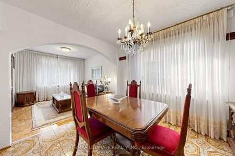Photo 8 at 494 Oakwood Avenue W, Oakwood Village, Toronto