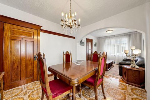Photo 9 at 494 Oakwood Avenue W, Oakwood Village, Toronto