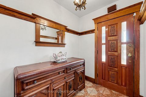 Photo 14 at 494 Oakwood Avenue W, Oakwood Village, Toronto