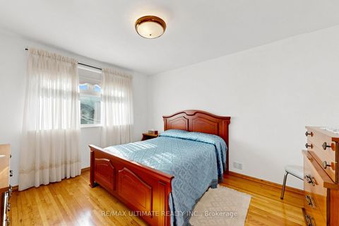 Photo 17 at 494 Oakwood Avenue W, Oakwood Village, Toronto