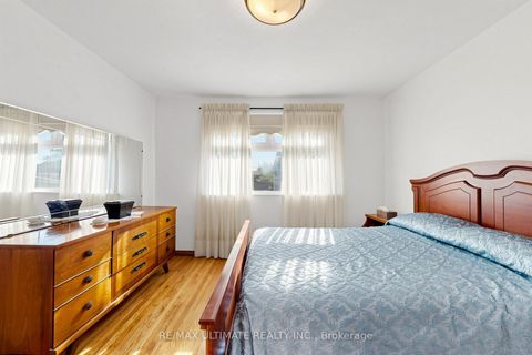 Photo 18 at 494 Oakwood Avenue W, Oakwood Village, Toronto