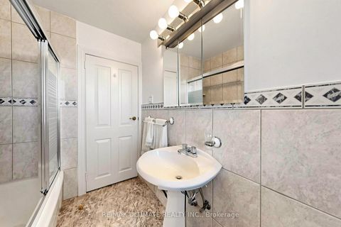 Photo 21 at 494 Oakwood Avenue W, Oakwood Village, Toronto