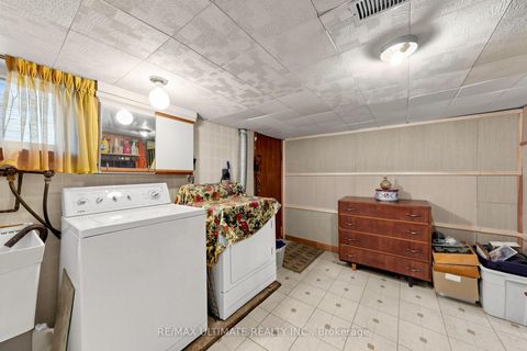 Photo 27 at 494 Oakwood Avenue W, Oakwood Village, Toronto