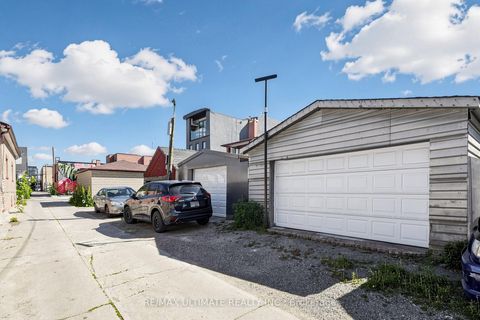 Photo 32 at 494 Oakwood Avenue W, Oakwood Village, Toronto