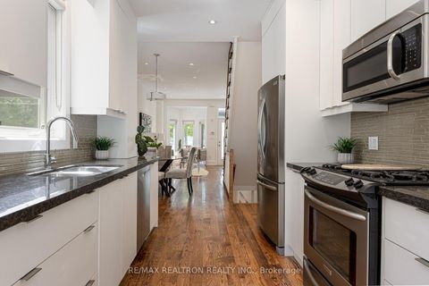 Photo 5 at 93 Walnut Avenue, Niagara, Toronto