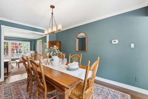 Photo 10 at 40 Moffat Crescent, Aurora Heights, Aurora