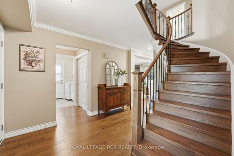 Photo 17 at 40 Moffat Crescent, Aurora Heights, Aurora