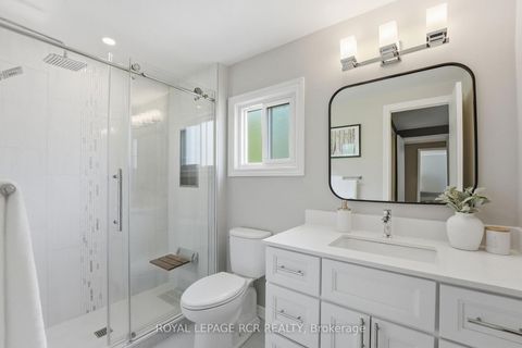 Photo 21 at 40 Moffat Crescent, Aurora Heights, Aurora